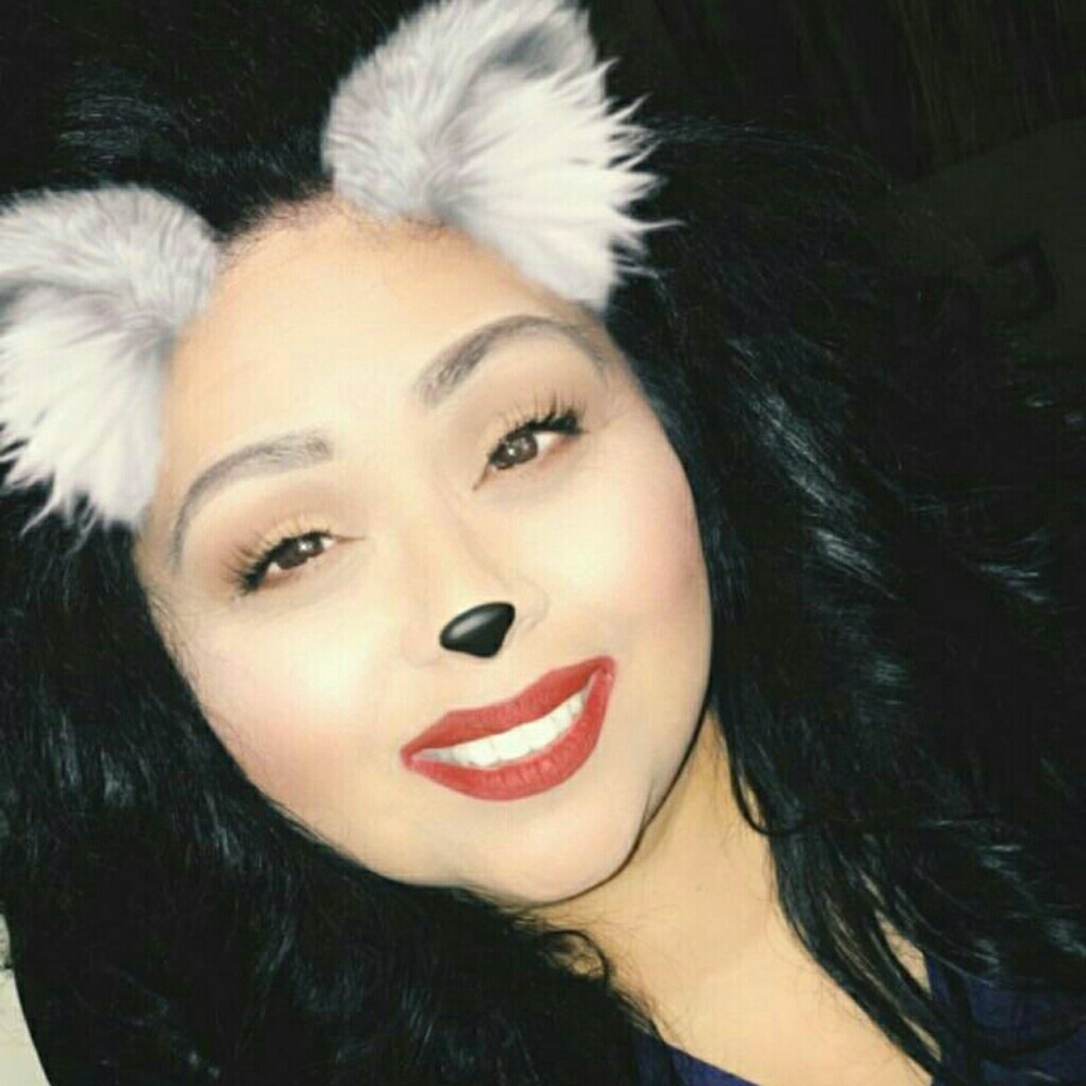 Meet your Posher, Laya